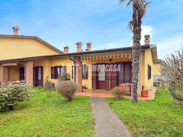 casa indipendente in vendita a Merlino