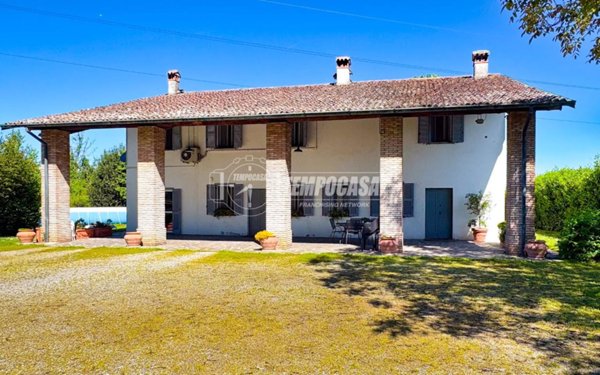 casale in vendita a Merlino