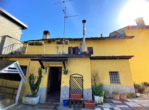 casa indipendente in vendita a Merlino