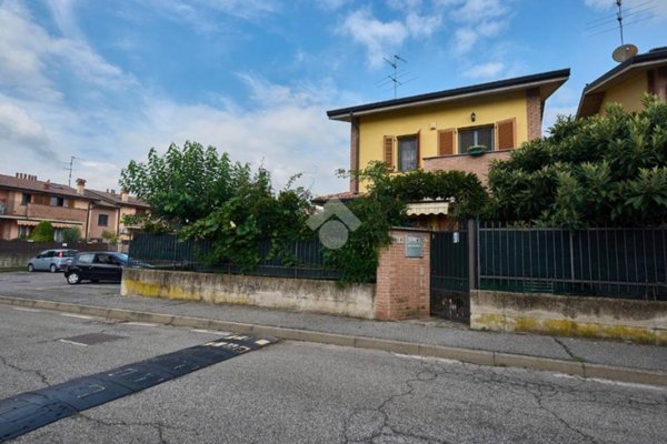 casa indipendente in vendita a Merlino