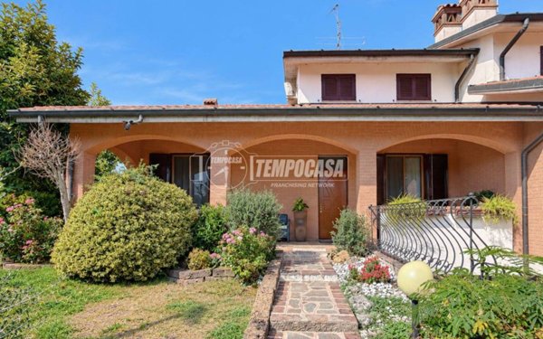 casa indipendente in vendita a Merlino