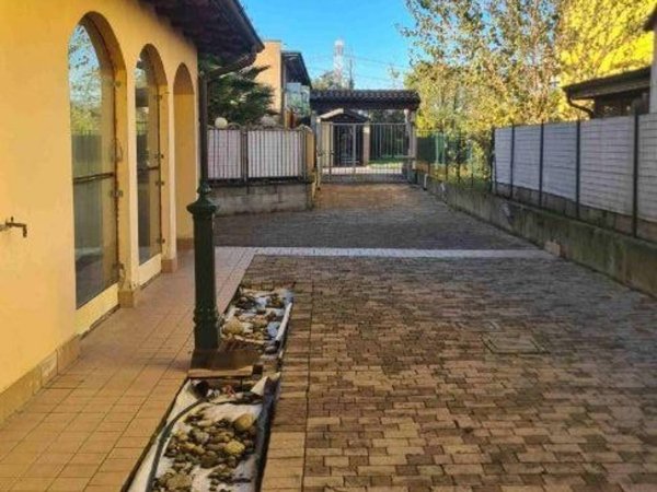 casa indipendente in vendita a Montanaso Lombardo