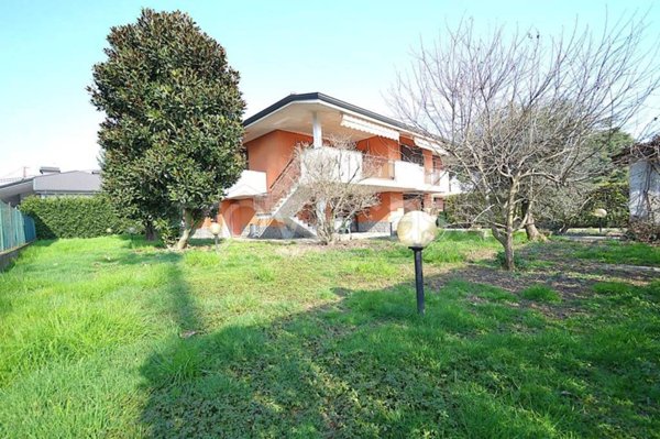 casa indipendente in vendita a Montanaso Lombardo