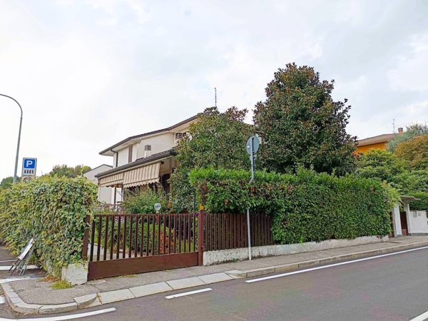 casa indipendente in vendita a Montanaso Lombardo