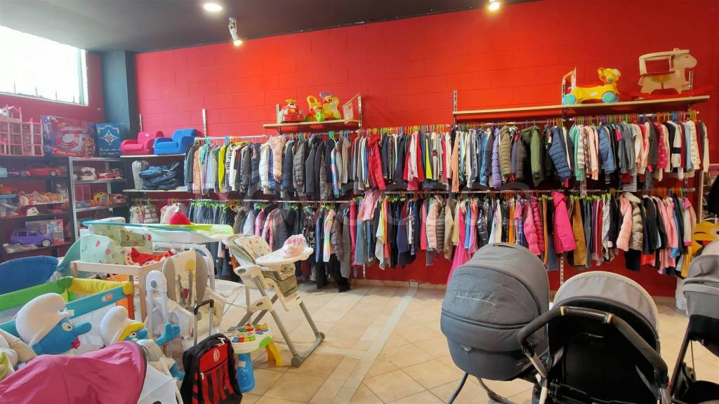 negozio in vendita a Montanaso Lombardo