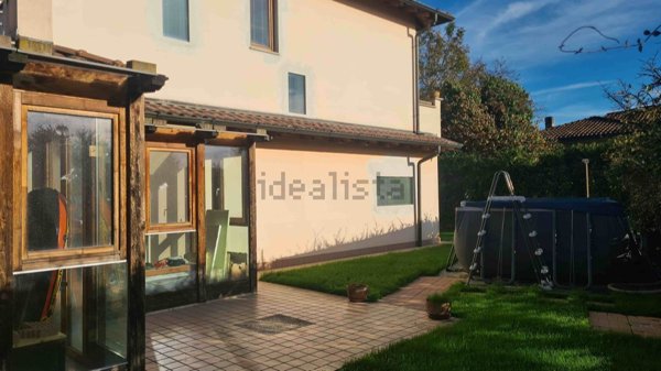 casa indipendente in vendita a Montanaso Lombardo