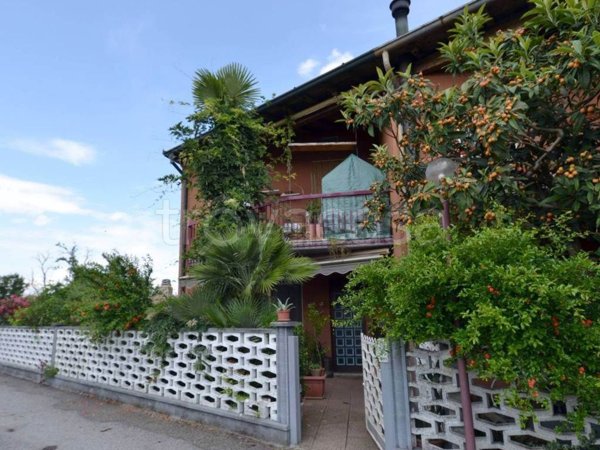 casa indipendente in vendita a Montanaso Lombardo