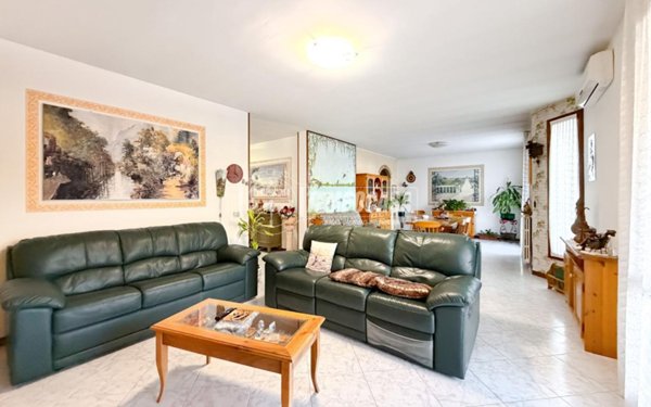 casa indipendente in vendita a Montanaso Lombardo