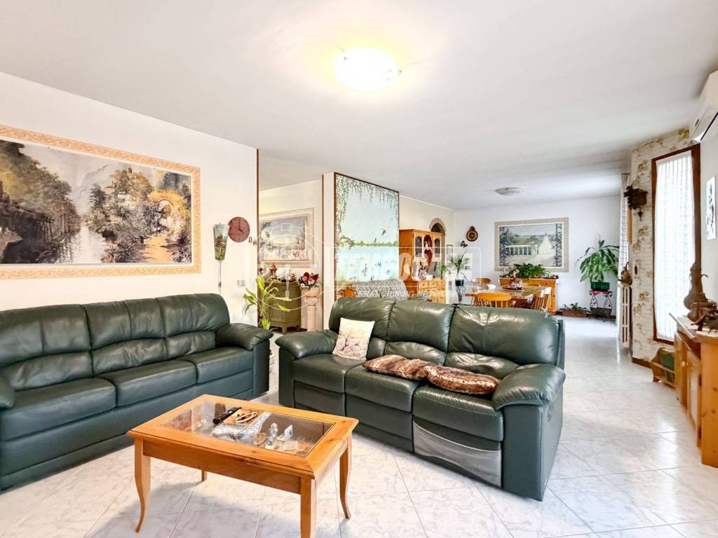 casa indipendente in vendita a Montanaso Lombardo