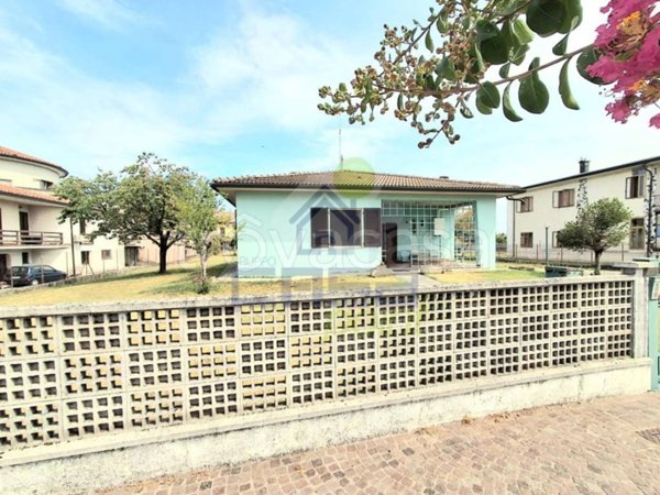 casa indipendente in vendita a Montanaso Lombardo in zona Arcagna
