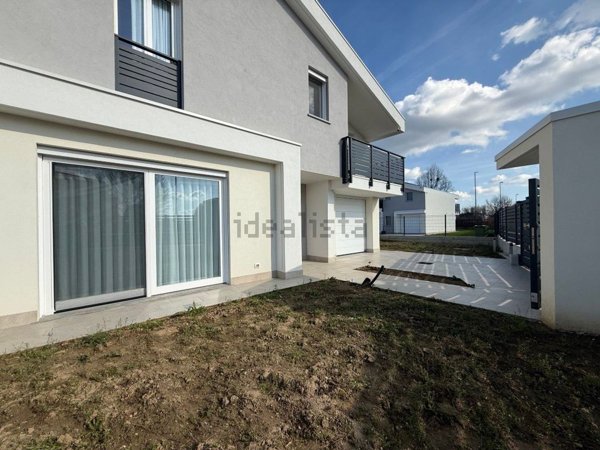 casa indipendente in vendita a Montanaso Lombardo