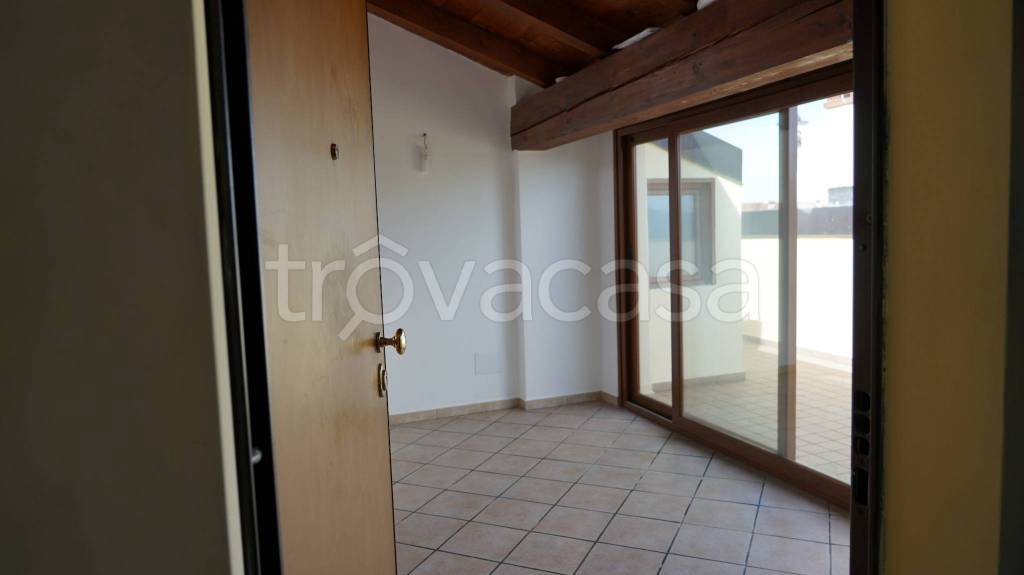 appartamento in vendita a Mulazzano in zona Cassino d'Alberi