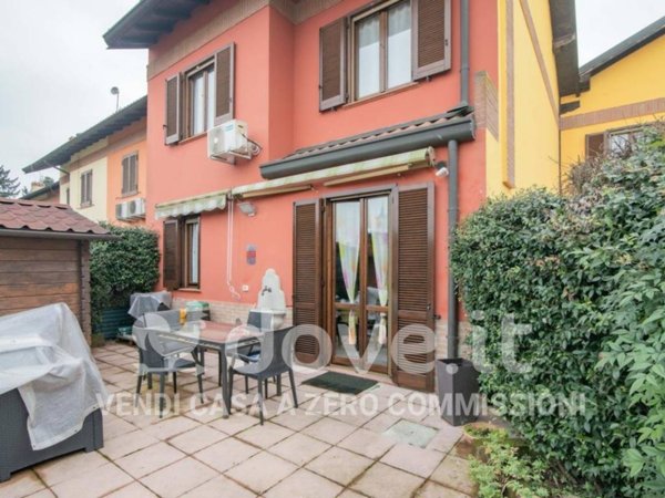 casa indipendente in vendita a Mulazzano in zona Cassino d'Alberi