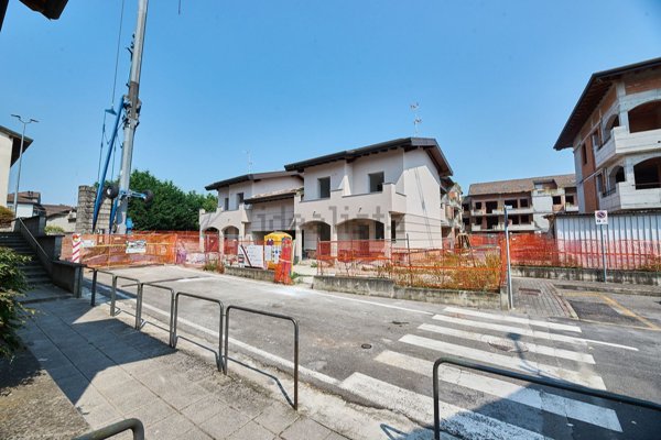 casa indipendente in vendita a Mulazzano