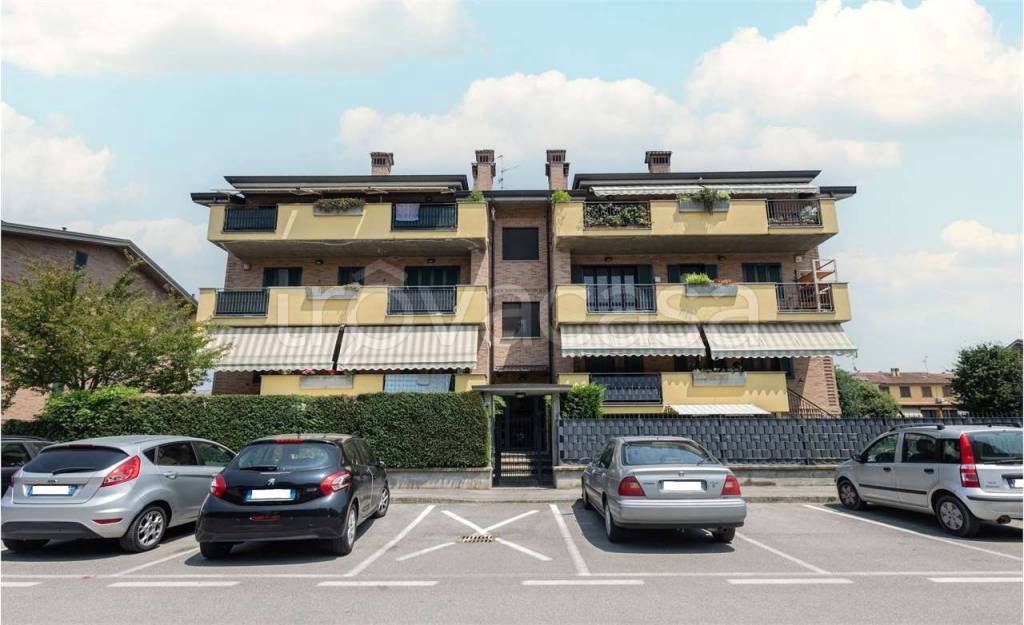 appartamento in vendita a Mulazzano in zona Cassino d'Alberi