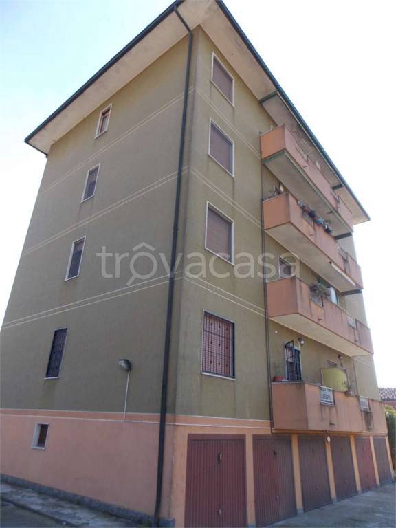 appartamento in vendita a Mulazzano in zona Cassino d'Alberi