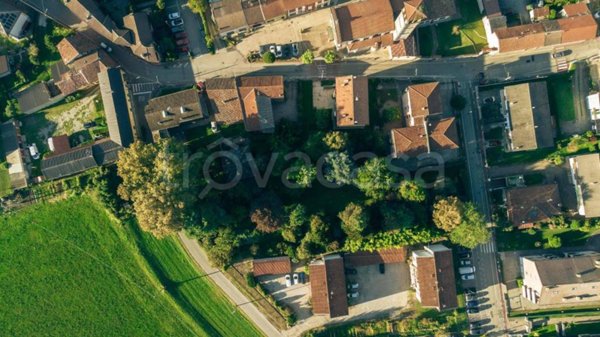 casa indipendente in vendita a Mulazzano in zona Quartiano