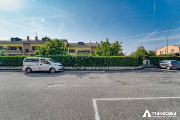 appartamento in vendita a Mulazzano in zona Quartiano