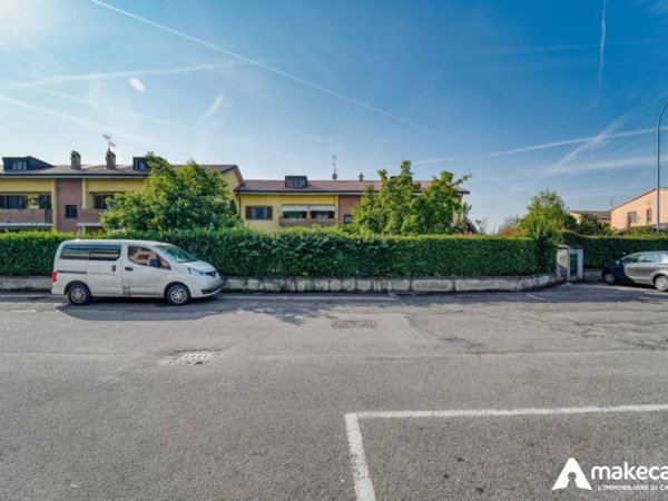 appartamento in vendita a Mulazzano in zona Quartiano