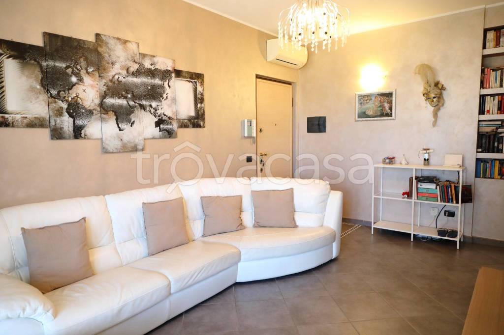 appartamento in vendita a Mulazzano in zona Cassino d'Alberi