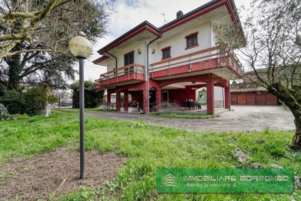 esavano in vendita a Mulazzano in zona Cassino d'Alberi
