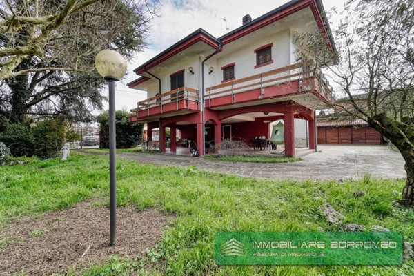 casa indipendente in vendita a Mulazzano in zona Cassino d'Alberi