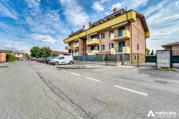 appartamento in vendita a Mulazzano in zona Cassino d'Alberi