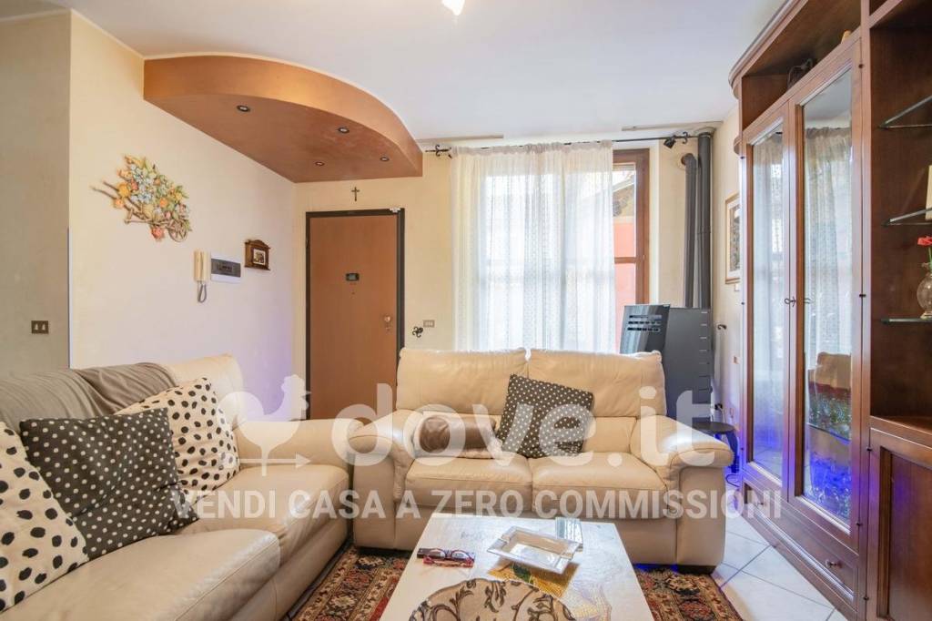 casa indipendente in vendita a Mulazzano in zona Cassino d'Alberi