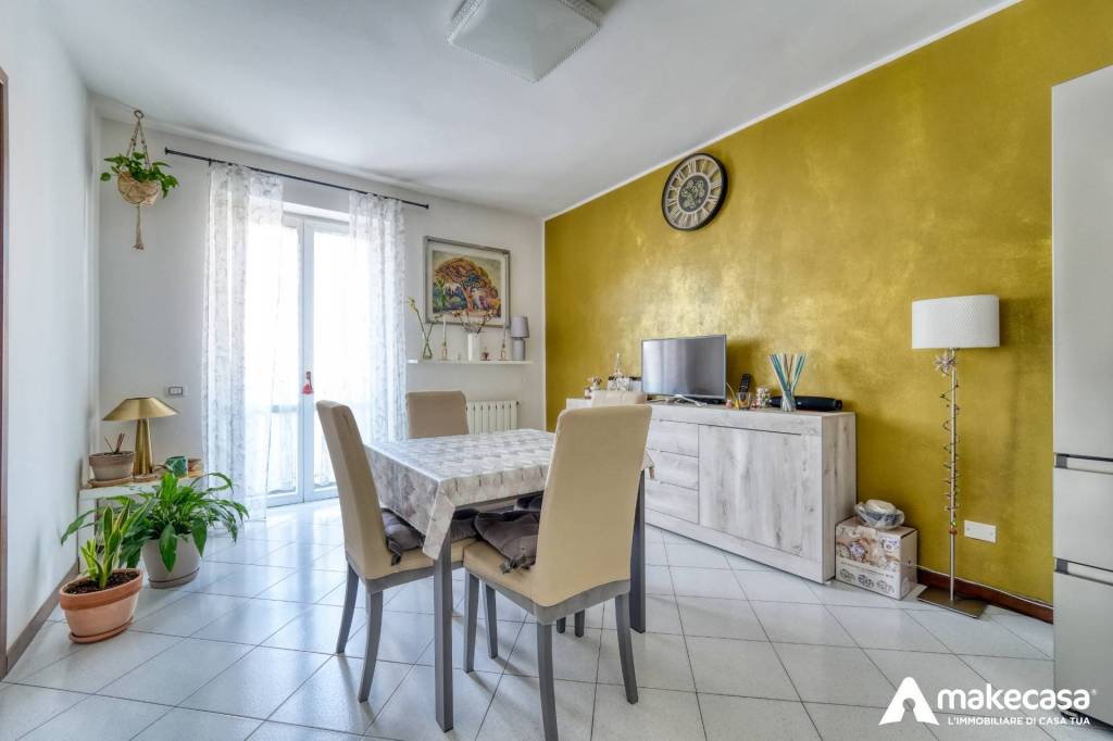 appartamento in vendita a Mulazzano in zona Quartiano