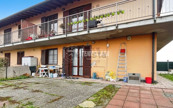 appartamento in vendita a Mulazzano in zona Quartiano