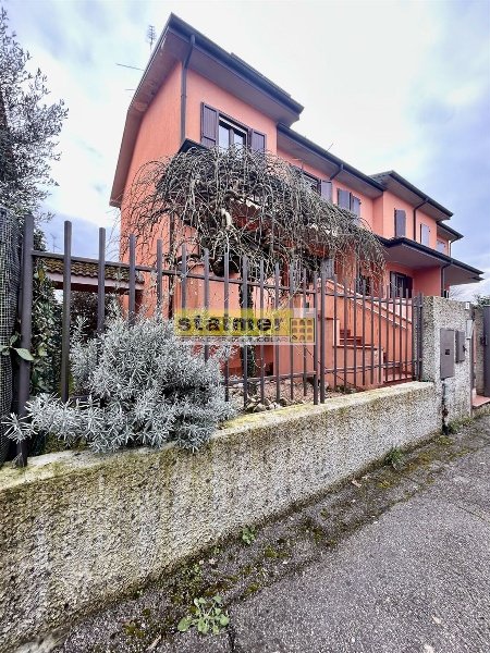 casa indipendente in vendita a Mulazzano in zona Cassino d'Alberi