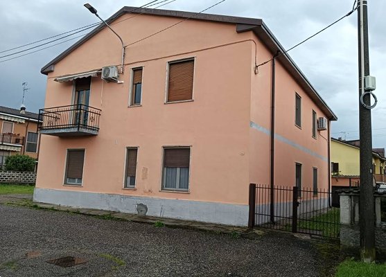 appartamento in vendita a Mulazzano in zona Quartiano