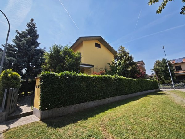 casa indipendente in vendita a Mulazzano