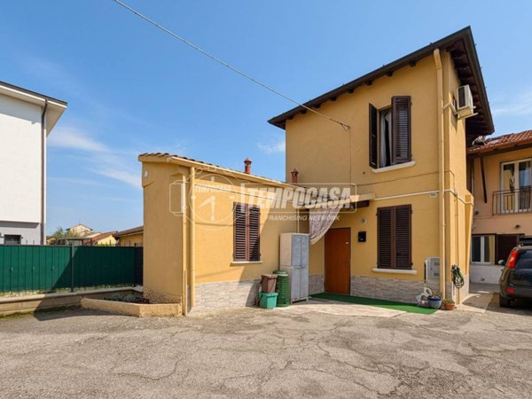 casa indipendente in vendita a Mulazzano in zona Cassino d'Alberi
