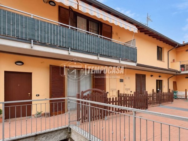 appartamento in vendita a Mulazzano in zona Quartiano