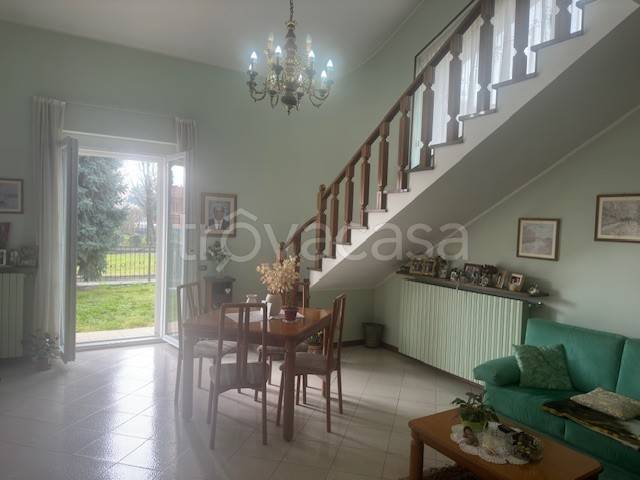casa indipendente in vendita ad Orio Litta
