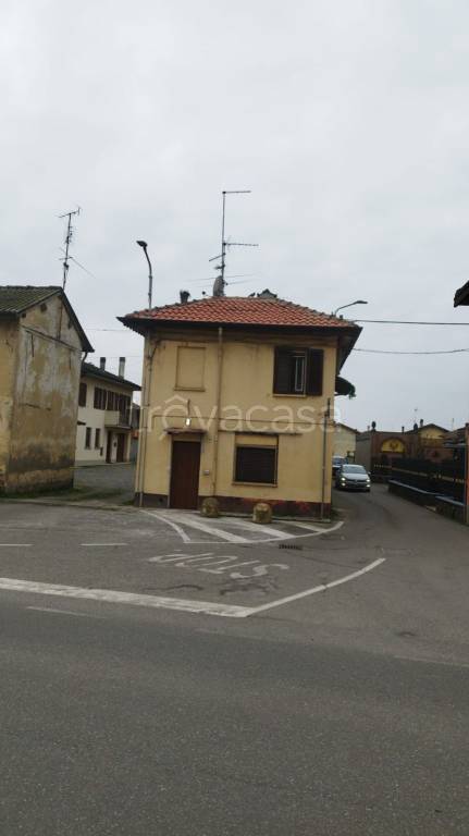 casa indipendente in vendita ad Orio Litta