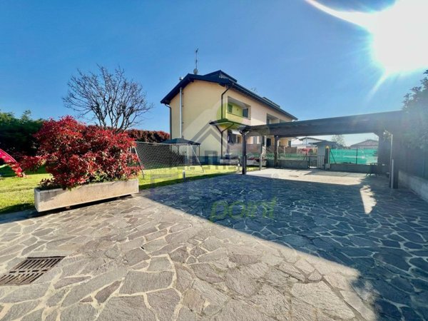 casa indipendente in vendita ad Orio Litta