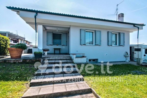 casa indipendente in vendita ad Orio Litta