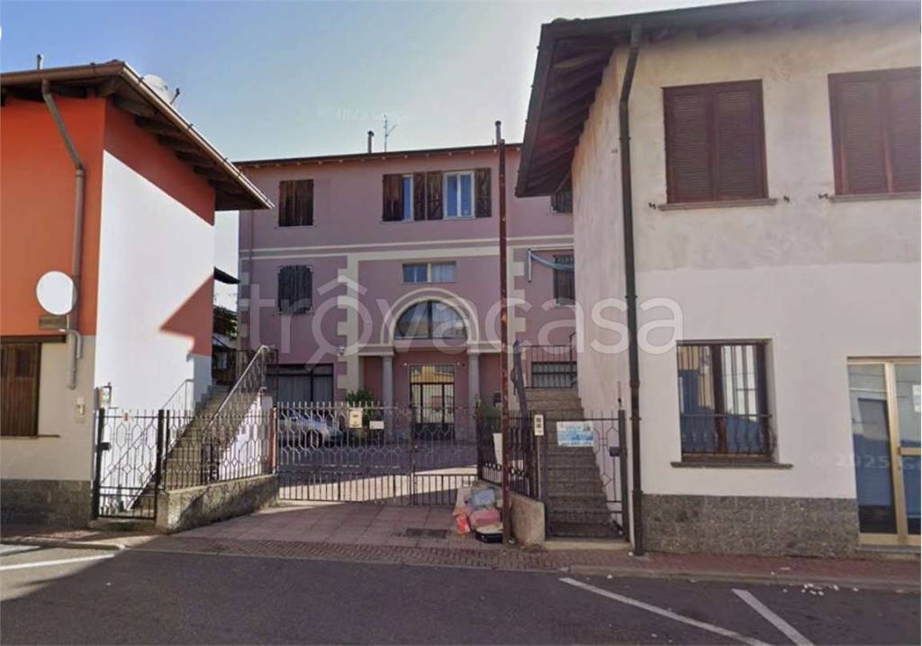 negozio in vendita ad Orio Litta