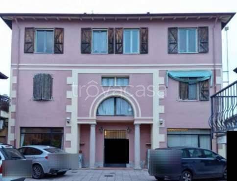 negozio in vendita ad Orio Litta