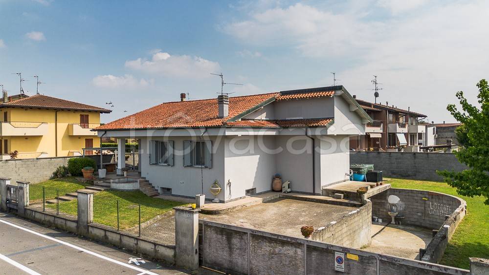 casa indipendente in vendita ad Orio Litta
