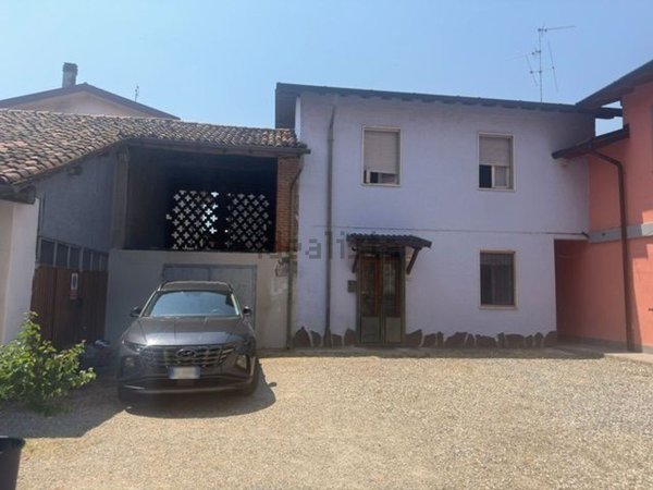 casa indipendente in vendita ad Orio Litta