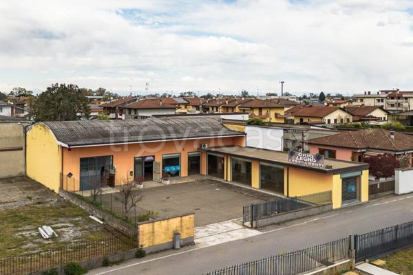locale commerciale in vendita ad Orio Litta