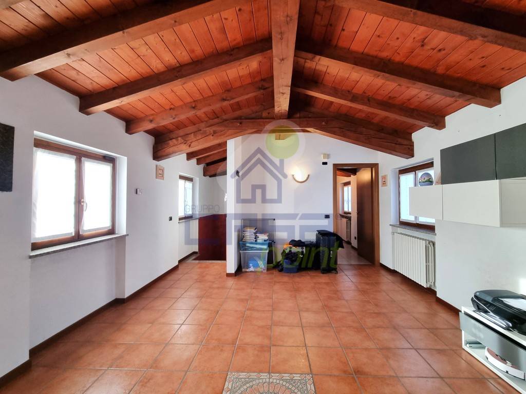 casa indipendente in vendita ad Ospedaletto Lodigiano