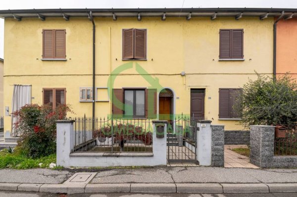 casa indipendente in vendita ad Ospedaletto Lodigiano