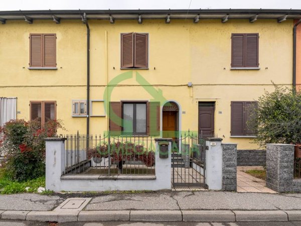casa indipendente in vendita ad Ospedaletto Lodigiano