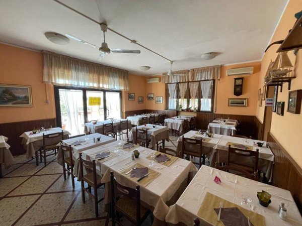 negozio in vendita ad Ospedaletto Lodigiano