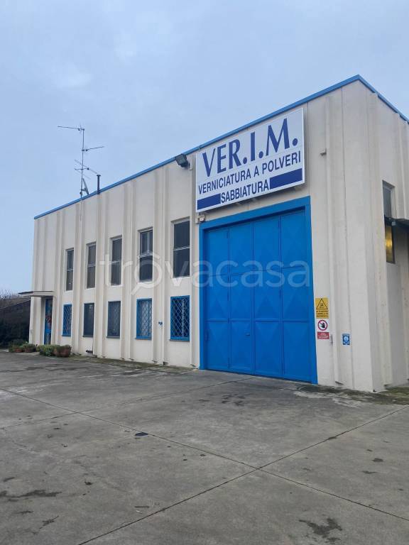 locale commerciale in vendita ad Ospedaletto Lodigiano