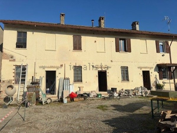 casa indipendente in vendita ad Ospedaletto Lodigiano